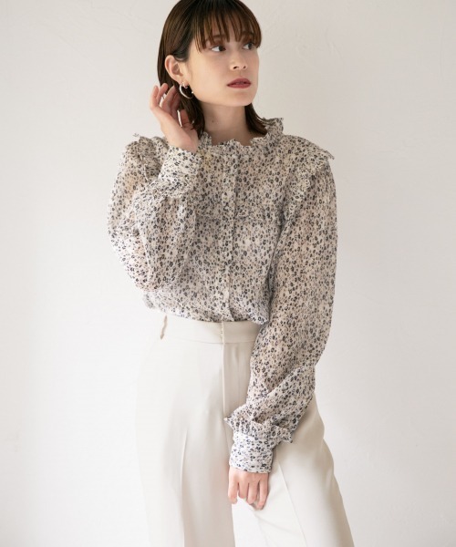 LOWRYS FARM（ローリーズファーム）の「ヴィンテージフラワーＢＬ　892999（シャツ/ブラウス・レディース・ホワイト/ブラック/グリーン・FREE）」の2枚目の写真