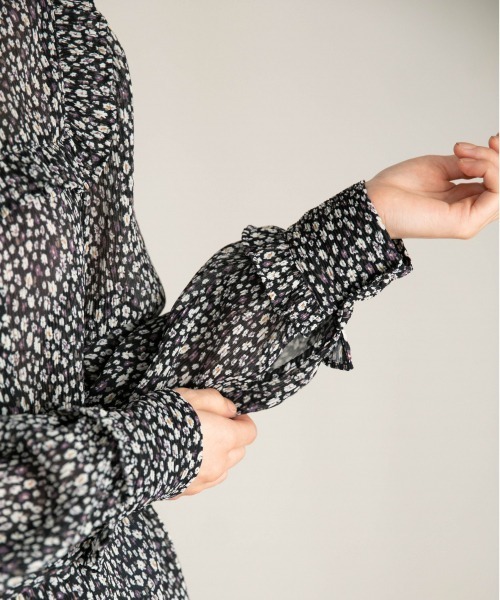 LOWRYS FARM（ローリーズファーム）の「ヴィンテージフラワーＢＬ　892999（シャツ/ブラウス・レディース・ホワイト/ブラック/グリーン・FREE）」の8枚目の写真