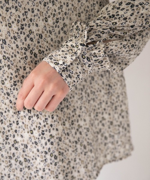 LOWRYS FARM（ローリーズファーム）の「ヴィンテージフラワーＢＬ　892999（シャツ/ブラウス・レディース・ホワイト/ブラック/グリーン・FREE）」の7枚目の写真