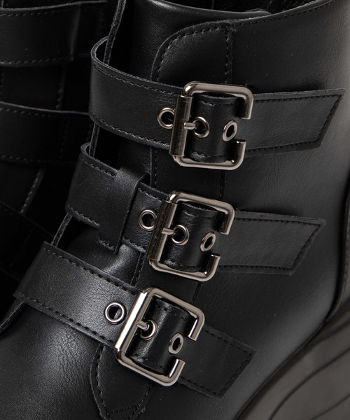 WEGO(ウィゴー)の「WEGO/ベルトデザインブーツ(ブーツ・レディース・ブラック・MEDIUM/LARGE)」の2枚目の写真