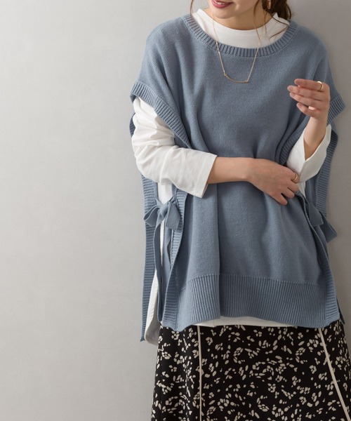 SpRay（スプレイ）の「サイドリボンニットベスト（ベスト・レディース・ブルー/ブラック/モカ/チャコールグレー/グレイッシュベージュ・FREE）」の5枚目の写真