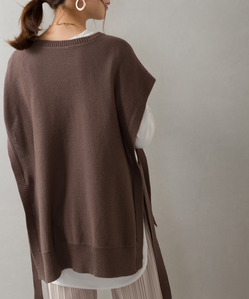 SpRay（スプレイ）の「サイドリボンニットベスト（ベスト・レディース・ブルー/ブラック/モカ/チャコールグレー/グレイッシュベージュ・FREE）」の4枚目の写真