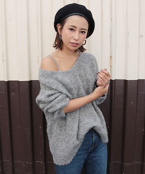 Ungrid（アングリッド）の「Vネックニット（ニット/セーター・レディース・ベージュ・FREE）」の2枚目の写真