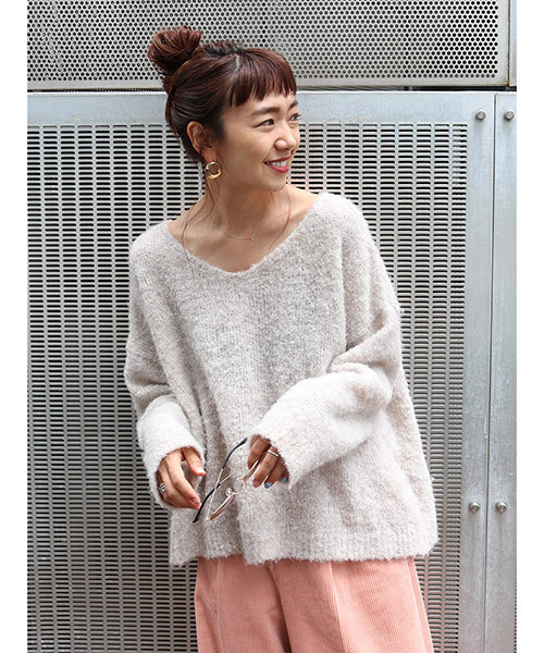 Ungrid（アングリッド）の「Vネックニット（ニット/セーター・レディース・ベージュ・FREE）」の3枚目の写真