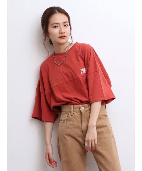 Ungrid(アングリッド)の「バックロゴルーズTee(Tシャツ/カットソー・レディース・チャコールグレー/レッド/オフホワイト・FREE)」の14枚目の写真