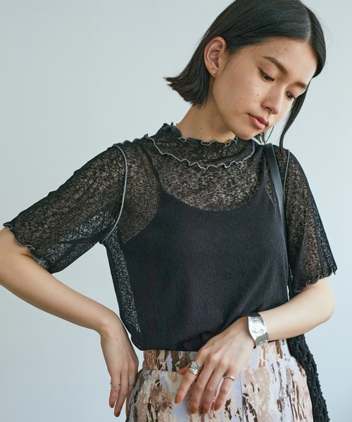 ANGIE(アンジー)の「ハイネックメローシアートップス(半袖)(Tシャツ/カットソー・レディース・ホワイト/ブラック/ブラウン/グリーン/オレンジ/オフホワイト/ブラック系その他/ケリー/ライトパープル・FREE)」の3枚目の写真