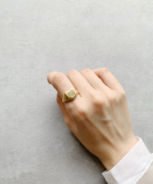 iso（イソ）の「マットメタルハートリング（リング・レディース・シルバー/ゴールド・FREE）」の3枚目の写真