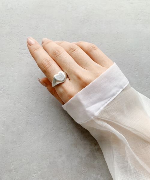 iso（イソ）の「マットメタルハートリング（リング・レディース・シルバー/ゴールド・FREE）」の10枚目の写真