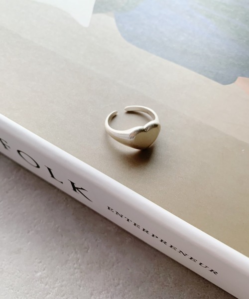 iso（イソ）の「マットメタルハートリング（リング・レディース・シルバー/ゴールド・FREE）」の4枚目の写真