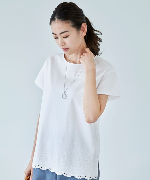 J.PRESS（ジェイプレス）の「【UVケア・接触冷感】コンパクトコットンスムース 裾刺繍 カットソー（Tシャツ/カットソー・レディース・ホワイト系/グレー系/ダークブラウン系/ベージュ系・T15/T13）」の6枚目の写真