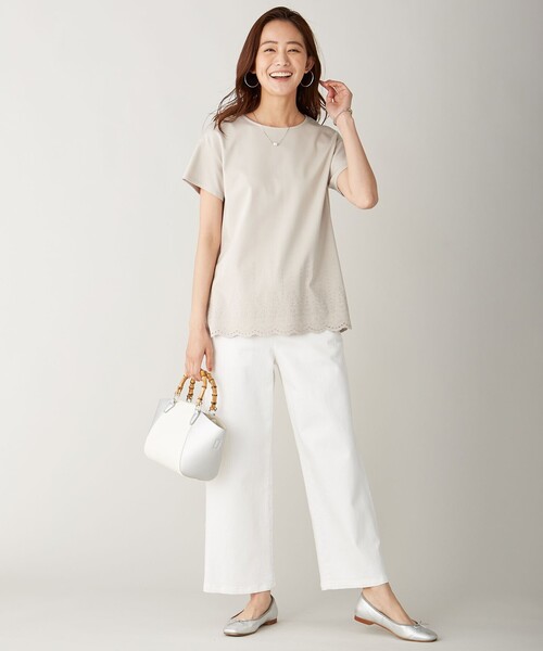 J.PRESS（ジェイプレス）の「【UVケア・接触冷感】コンパクトコットンスムース 裾刺繍 カットソー（Tシャツ/カットソー・レディース・ホワイト系/グレー系/ダークブラウン系/ベージュ系・T15/T13）」の11枚目の写真