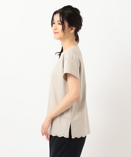 J.PRESS（ジェイプレス）の「【UVケア・接触冷感】コンパクトコットンスムース 裾刺繍 カットソー（Tシャツ/カットソー・レディース・ホワイト系/グレー系/ダークブラウン系/ベージュ系・T15/T13）」の17枚目の写真