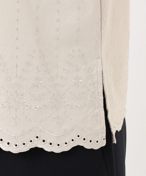 J.PRESS（ジェイプレス）の「【UVケア・接触冷感】コンパクトコットンスムース 裾刺繍 カットソー（Tシャツ/カットソー・レディース・ホワイト系/グレー系/ダークブラウン系/ベージュ系・T15/T13）」の21枚目の写真