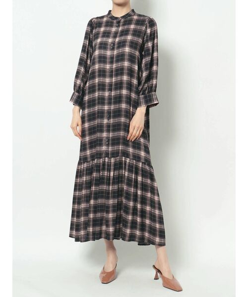 COTORICA（コトリカ）の「【THE DAYZ TOKYO】裾ギャザーボリュームチェックワンピース（ワンピース・レディース・ブラック/ベージュ・SMALL/MEDIUM）」の2枚目の写真
