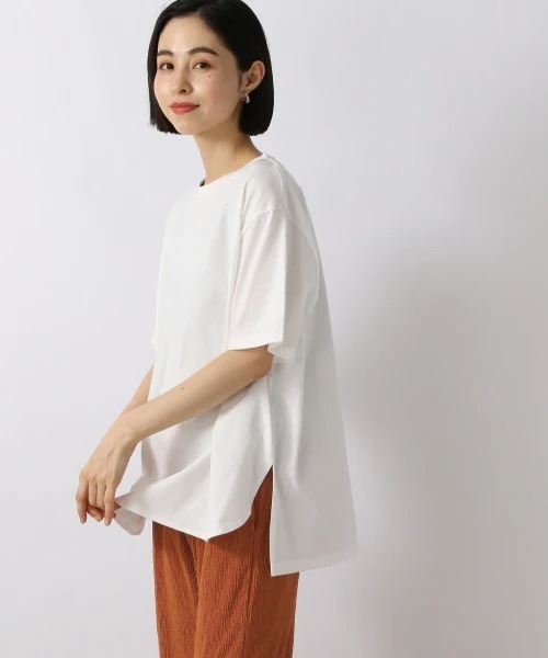 LOWRYS FARM（ローリーズファーム）の「バックスクエアヘムユルＴＳＳ　957488（Tシャツ/カットソー・レディース・ホワイト/ブラック/オレンジ/グリーン・FREE）」の2枚目の写真