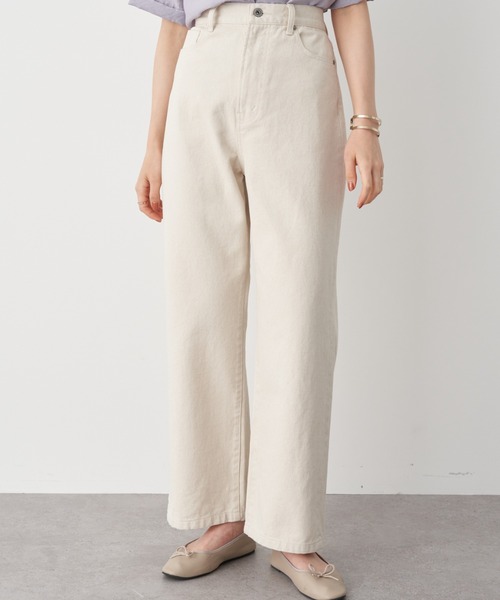 earth music&ecology（アースミュージックアンドエコロジー）の「デニムバギーパンツ ＊（デニムパンツ・レディース・ホワイト系その他2/ダークインディゴブルー/インディゴブルー・L/S/M）」の2枚目の写真