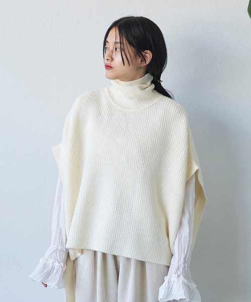 Libra Cue（リブラ キュー）の「サイドリボンニットベスト（ニット/セーター・レディース・ブラック/アイボリー/グレイッシュベージュ・FREE）」の2枚目の写真