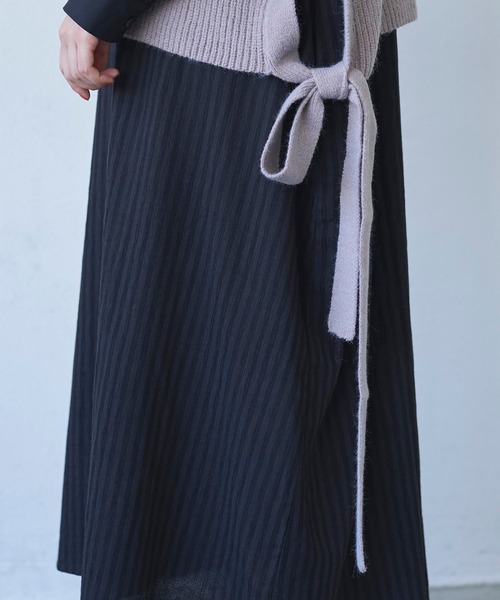 Libra Cue（リブラ キュー）の「サイドリボンニットベスト（ニット/セーター・レディース・ブラック/アイボリー/グレイッシュベージュ・FREE）」の11枚目の写真