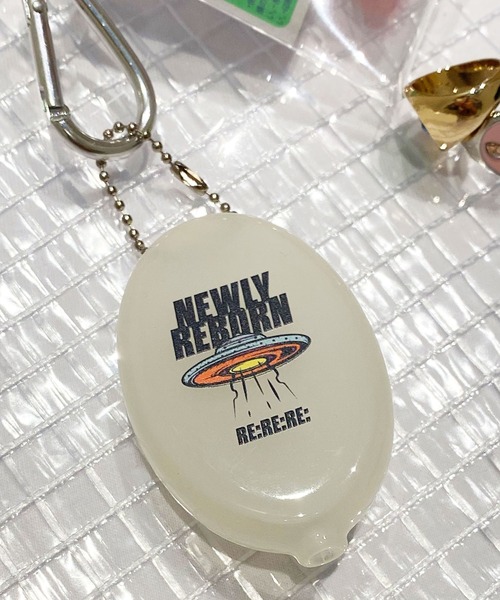 SPINNS（スピンズ）の「SFデザイン ラバーコインケース（コインケース・レディース・ホワイト・ONESIZE）」の8枚目の写真