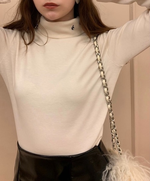 epine(エピヌ)の「e embroidery cotton high neck(Tシャツ/カットソー・レディース・ホワイト/ブラック・FREE)」の3枚目の写真