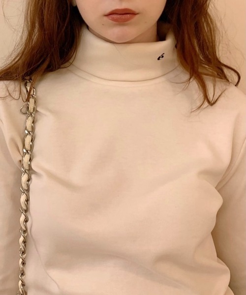 epine(エピヌ)の「e embroidery cotton high neck(Tシャツ/カットソー・レディース・ホワイト/ブラック・FREE)」の11枚目の写真