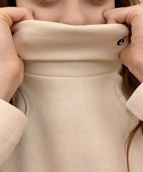 epine(エピヌ)の「e embroidery cotton high neck(Tシャツ/カットソー・レディース・ホワイト/ブラック・FREE)」の5枚目の写真