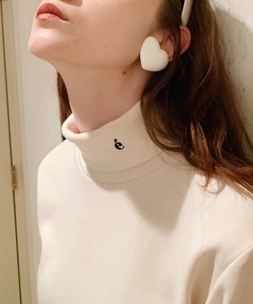 epine(エピヌ)の「e embroidery cotton high neck(Tシャツ/カットソー・レディース・ホワイト/ブラック・FREE)」の9枚目の写真