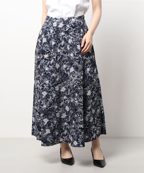 Te chichi TERRASSE(テチチテラス)の「アソート柄フレアスカート(スカート・レディース・オフホワイト/ネイビー/ブラック/ベージュ・フリ-)」の4枚目の写真