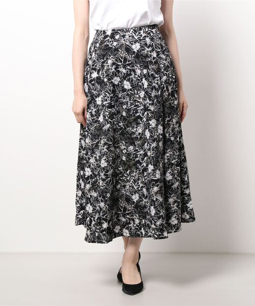 Te chichi TERRASSE(テチチテラス)の「アソート柄フレアスカート(スカート・レディース・オフホワイト/ネイビー/ブラック/ベージュ・フリ-)」の8枚目の写真