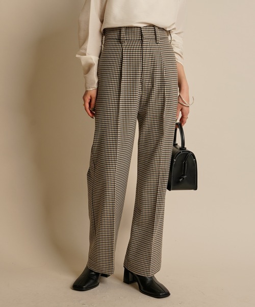 mline（エムライン）の「［mline］WEB限定 チェックタックパンツ（スラックス・レディース・ベージュ/ブラウン・1/2）」の5枚目の写真