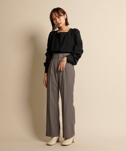 mline（エムライン）の「［mline］WEB限定 チェックタックパンツ（スラックス・レディース・ベージュ/ブラウン・1/2）」の7枚目の写真