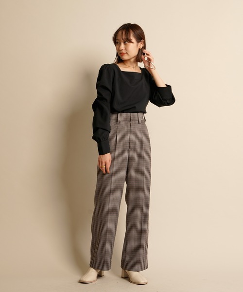 mline（エムライン）の「［mline］WEB限定 チェックタックパンツ（スラックス・レディース・ベージュ/ブラウン・1/2）」の3枚目の写真