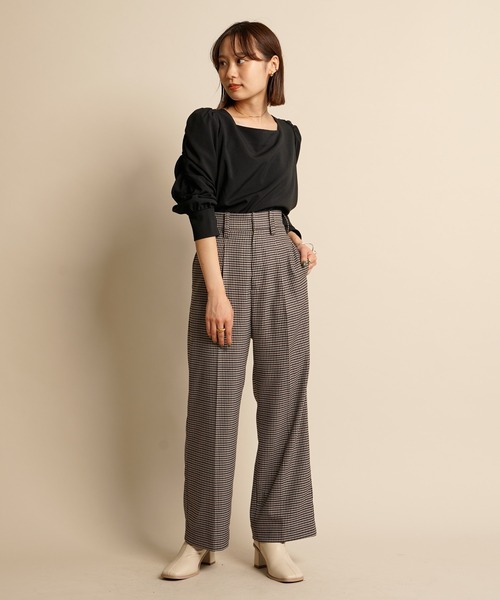 mline（エムライン）の「［mline］WEB限定 チェックタックパンツ（スラックス・レディース・ベージュ/ブラウン・1/2）」の17枚目の写真