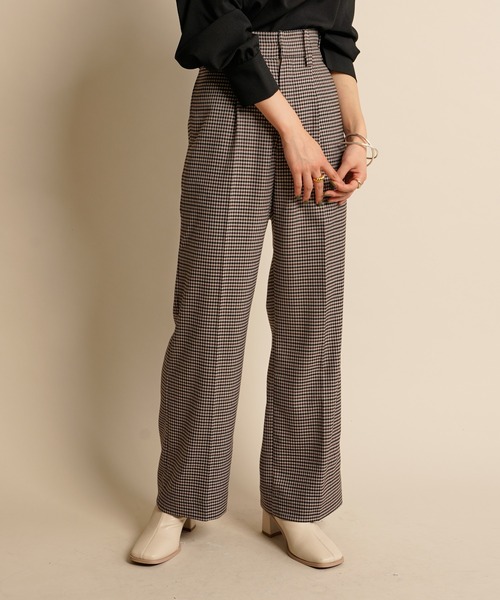 mline（エムライン）の「［mline］WEB限定 チェックタックパンツ（スラックス・レディース・ベージュ/ブラウン・1/2）」の14枚目の写真