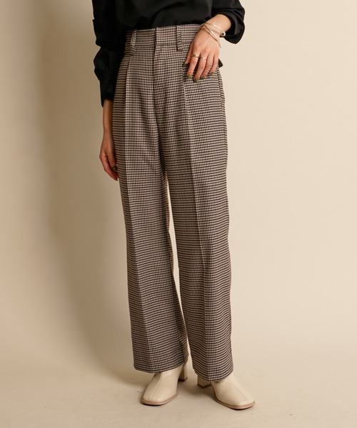 mline（エムライン）の「［mline］WEB限定 チェックタックパンツ（スラックス・レディース・ベージュ/ブラウン・1/2）」の11枚目の写真