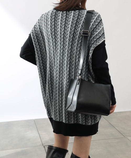 COLONY 2139（コロニートゥーワンスリーナイン）の「ジャガードニットベスト※ユニセックス対応（ベスト・メンズ・ブラック/ブルー・MEDIUM/LARGE/X-LARGE）」の17枚目の写真