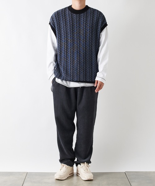 COLONY 2139（コロニートゥーワンスリーナイン）の「ジャガードニットベスト※ユニセックス対応（ベスト・メンズ・ブラック/ブルー・MEDIUM/LARGE/X-LARGE）」の21枚目の写真