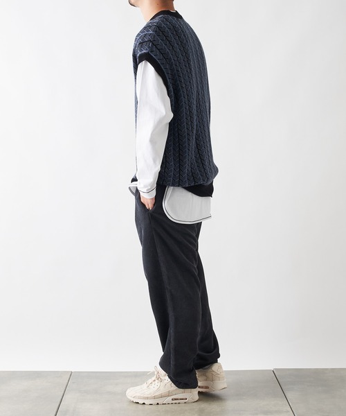 COLONY 2139（コロニートゥーワンスリーナイン）の「ジャガードニットベスト※ユニセックス対応（ベスト・メンズ・ブラック/ブルー・MEDIUM/LARGE/X-LARGE）」の6枚目の写真