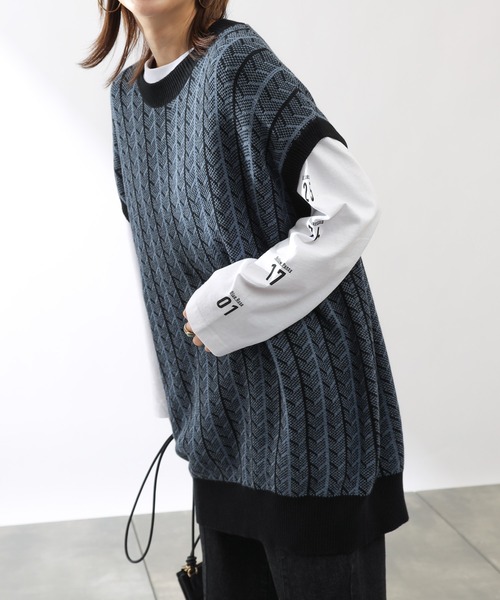 COLONY 2139（コロニートゥーワンスリーナイン）の「ジャガードニットベスト※ユニセックス対応（ベスト・メンズ・ブラック/ブルー・MEDIUM/LARGE/X-LARGE）」の16枚目の写真