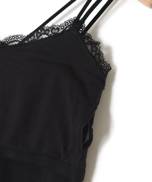 w closet(ダブルクローゼット)の「カップ付きレースVキャミソール(キャミソール・レディース・オフホワイト/ブラウン/ブラック・FREE)」の10枚目の写真