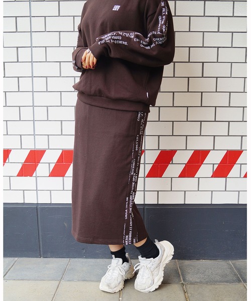 CONVERSE(コンバース)の「【CONVERSE】裏毛スウェット スカート(スカート・レディース・ブラウン/オフホワイト・MEDIUM)」の19枚目の写真