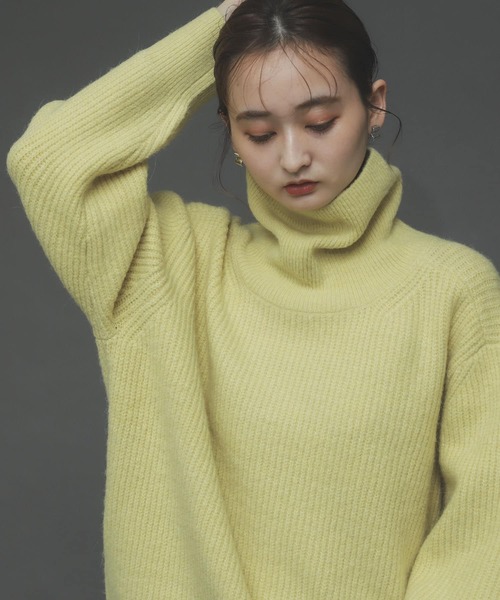 SENSE OF PLACE by URBAN RESEARCH（センスオブプレイスバイアーバンリサーチ）の「ストレッチアルパカビッグタートルセーター（ニット/セーター・レディース・イエロー/アイボリー/ブラック・ONE）」の12枚目の写真