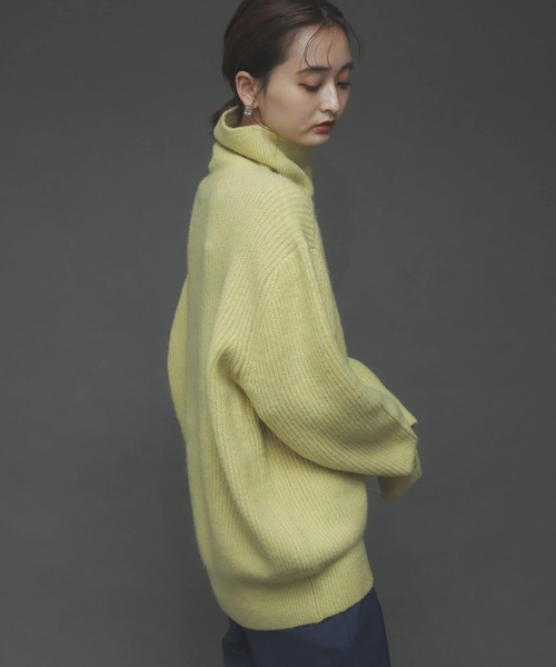 SENSE OF PLACE by URBAN RESEARCH（センスオブプレイスバイアーバンリサーチ）の「ストレッチアルパカビッグタートルセーター（ニット/セーター・レディース・イエロー/アイボリー/ブラック・ONE）」の17枚目の写真