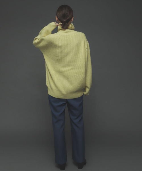 SENSE OF PLACE by URBAN RESEARCH（センスオブプレイスバイアーバンリサーチ）の「ストレッチアルパカビッグタートルセーター（ニット/セーター・レディース・イエロー/アイボリー/ブラック・ONE）」の21枚目の写真