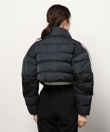 adidas（アディダス）の「ショート シンセテックダウン パファー