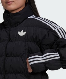 [ADIDAS] ダウンジャケット ファーテックス ショート カーキ adidas（アディダス）の「ショート パファージャケット [SHORT