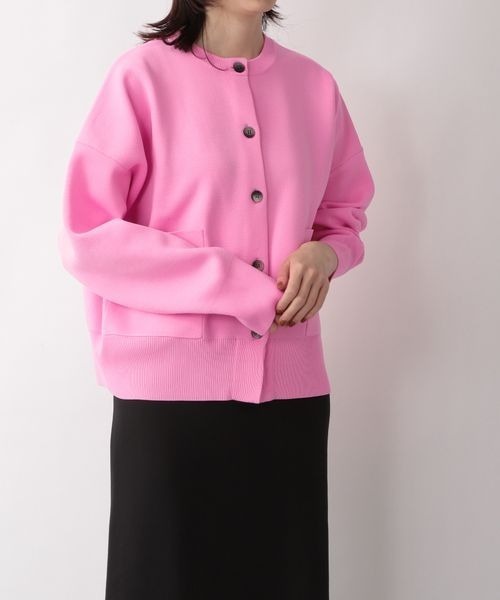 yuw（ユウ）の「ミラノリブクルーカーディガン　262877（カーディガン/ボレロ・レディース・ブラック/グリーン/ピンク・FREE）」の3枚目の写真