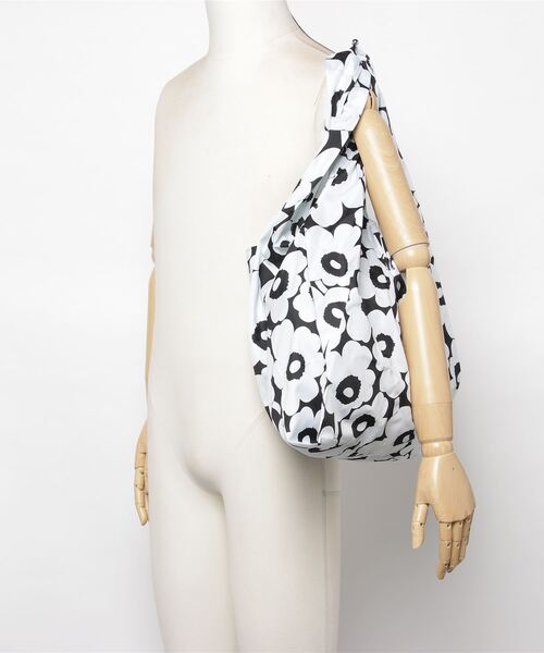 marimekko（マリメッコ）の「Mini Unikko / Smartbag bag（エコバッグ/サブバッグ・レディース・ライトブルー・FREE）」の10枚目の写真