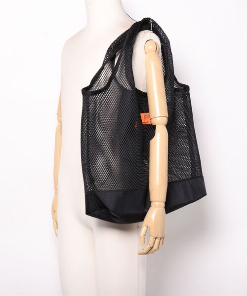UNIVERSAL OVERALL（ユニバーサルオーバーオール）の「【UNIVERSAL OVERALL】MESH TOTE BAG / メッシュトートバック（トートバッグ・レディース・ベージュ/グリーン/ブラック・FREE）」の7枚目の写真