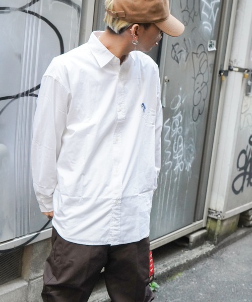 VENCEEXCHANGE（ヴァンスエクスチェンジ）の「【WEB限定】ブロードワンポイント刺繍ビッグシルエットシャツ　　カレッジ/オーバーサイズ/無地/切り替え/（シャツ/ブラウス・メンズ・ホワイト/ブラック/スカイブルー/ライトカーキ/クリアグリーン/ブルー/コーラル/その他31・M/L）」の2枚目の写真